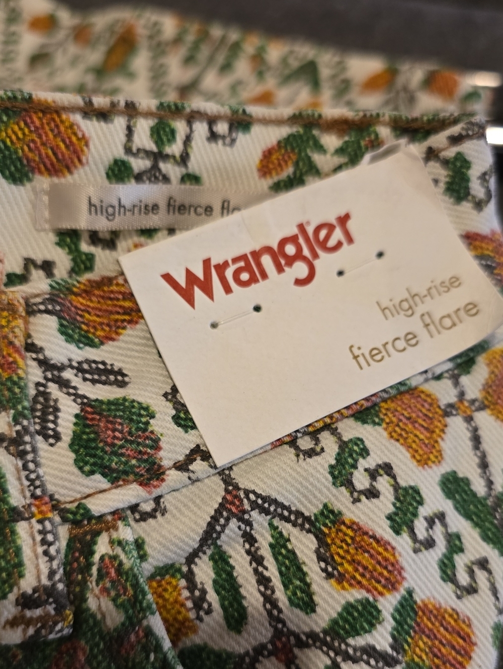 Wrangler High Rise Fierce Flare Jeans NWT 4x32 Floral Boho Western 70s Pants - Picture 12 of 16